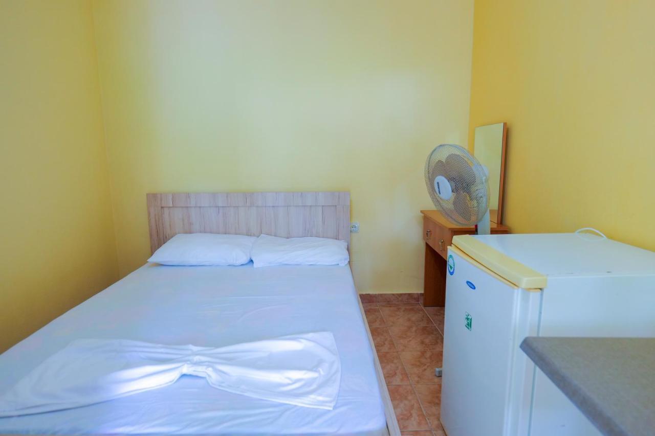 Vila Sala Appartamento Borsh Esterno foto