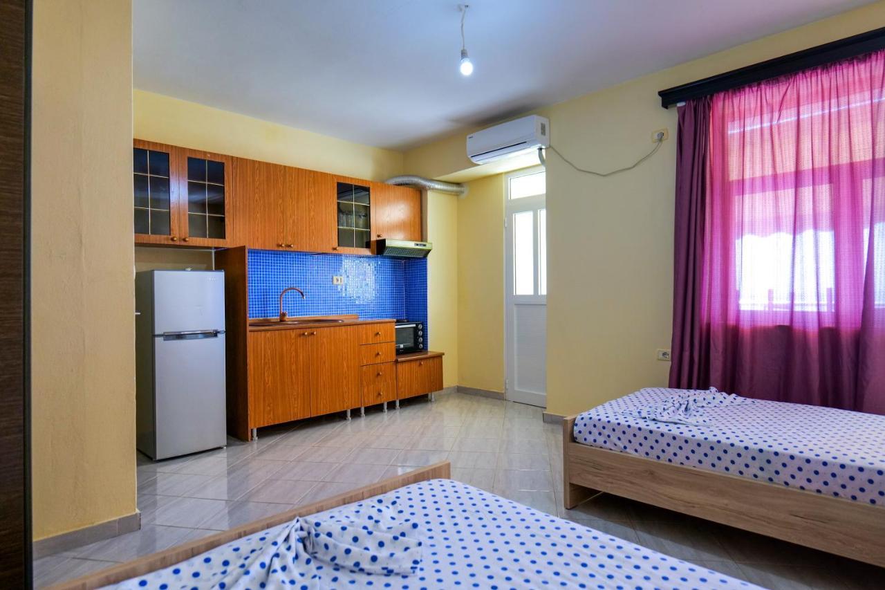Vila Sala Appartamento Borsh Esterno foto