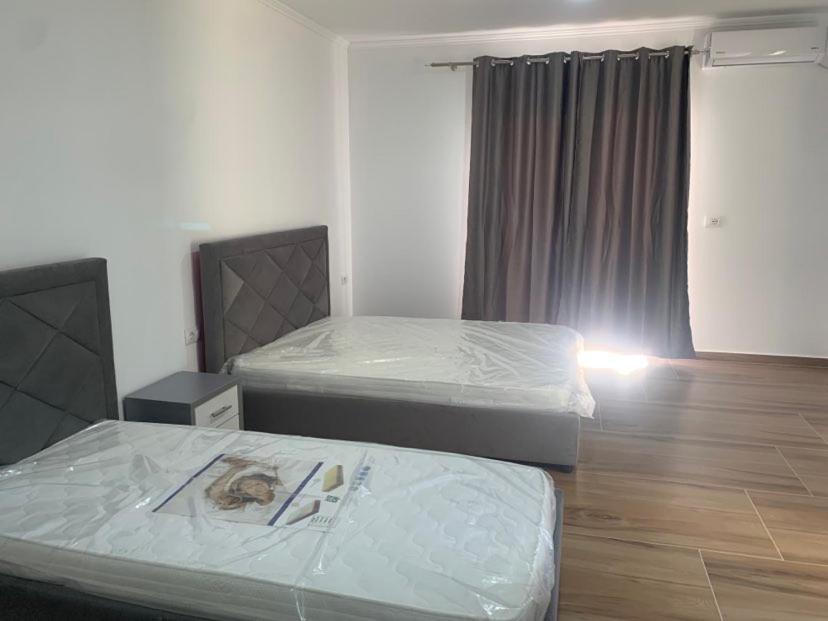Vila Sala Appartamento Borsh Esterno foto